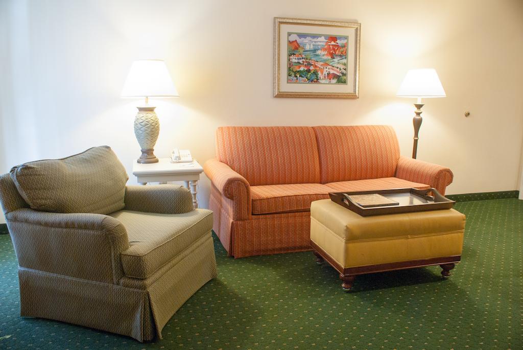 Hawthorn Suites By Wyndham Jacksonville Habitación foto